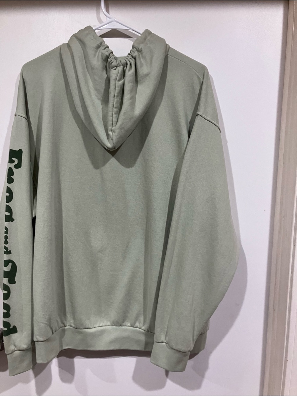 Frog And Toad Sage Green Graphic Hoodie Sweatshirt Large Bookish Cottagecore⁠ - Picture 3 of 7